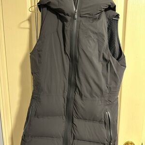 lululemon sleet street vest, black, size 8.